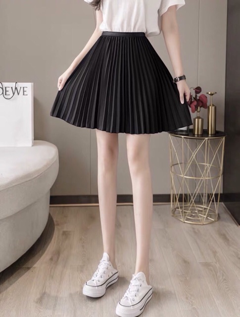 Chân váy dập ly 1 tầng ngắn, vải tuyết mưa có may kèm quần bên trong