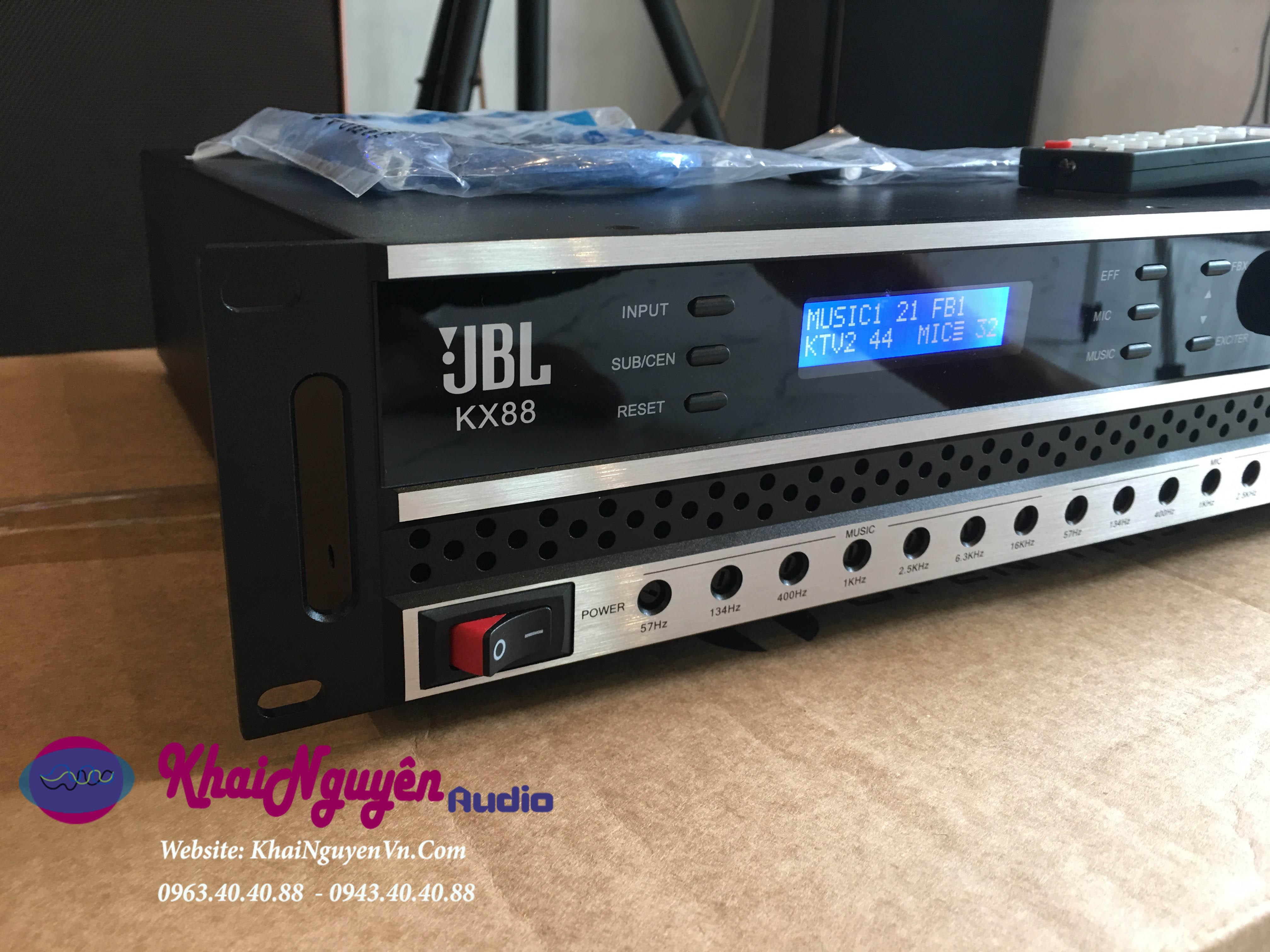 Vang số liền công suất JBL KX88