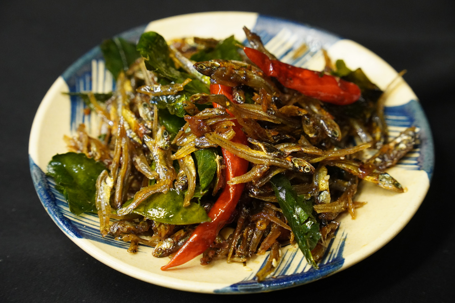 Cá Cơm Rim Lá Chanh Mộc Truly Huế -150gram