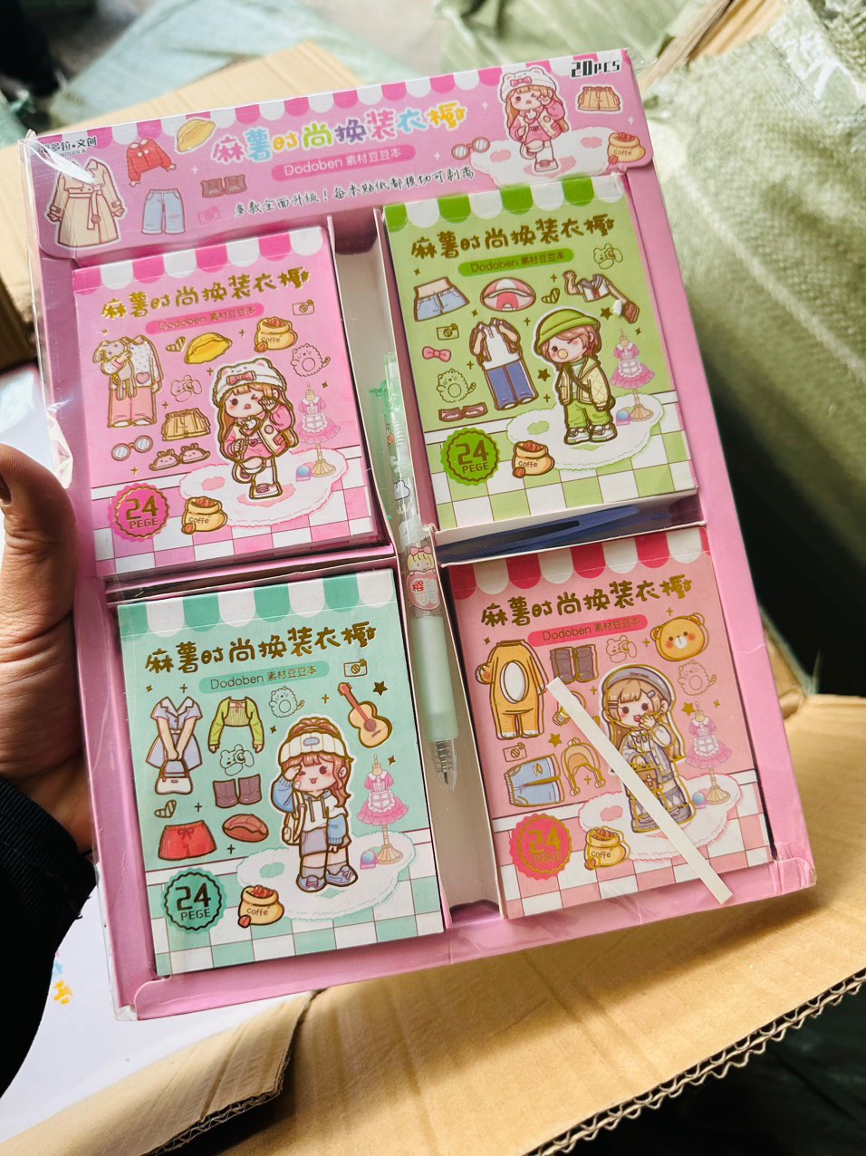 Cuốn sổ 24 tờ sticker nhiều hình siêu cute