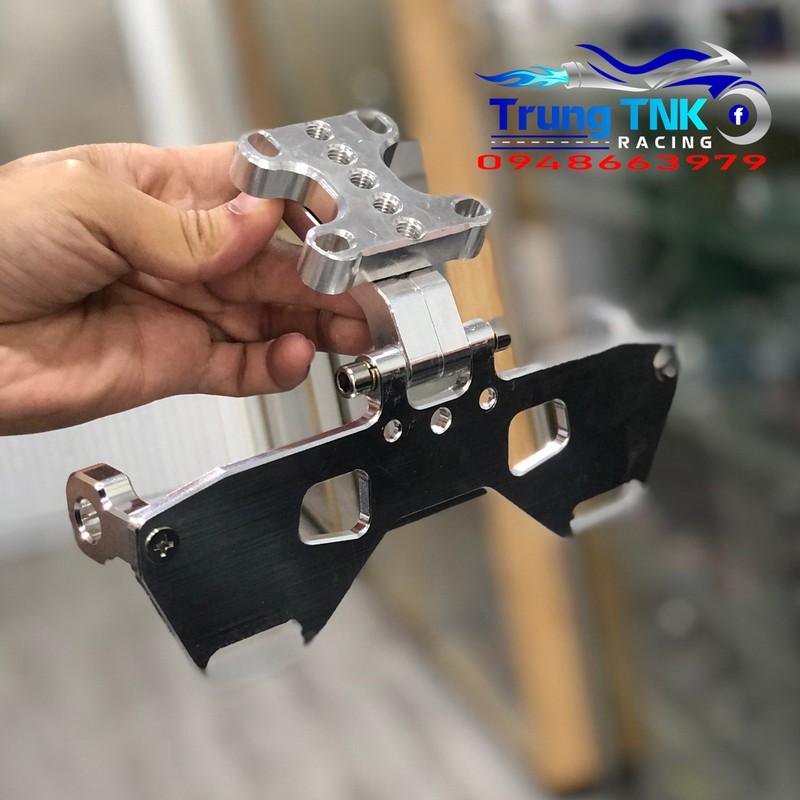 Pát biển số đút gầm gắn R15.