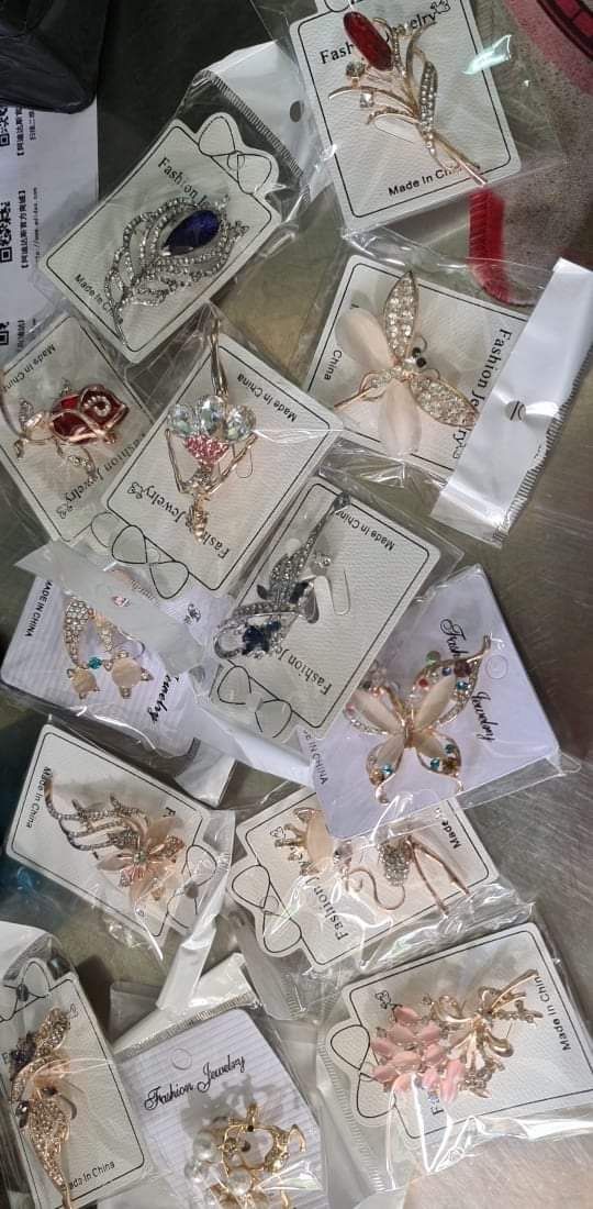 Phụ kiện cài áo