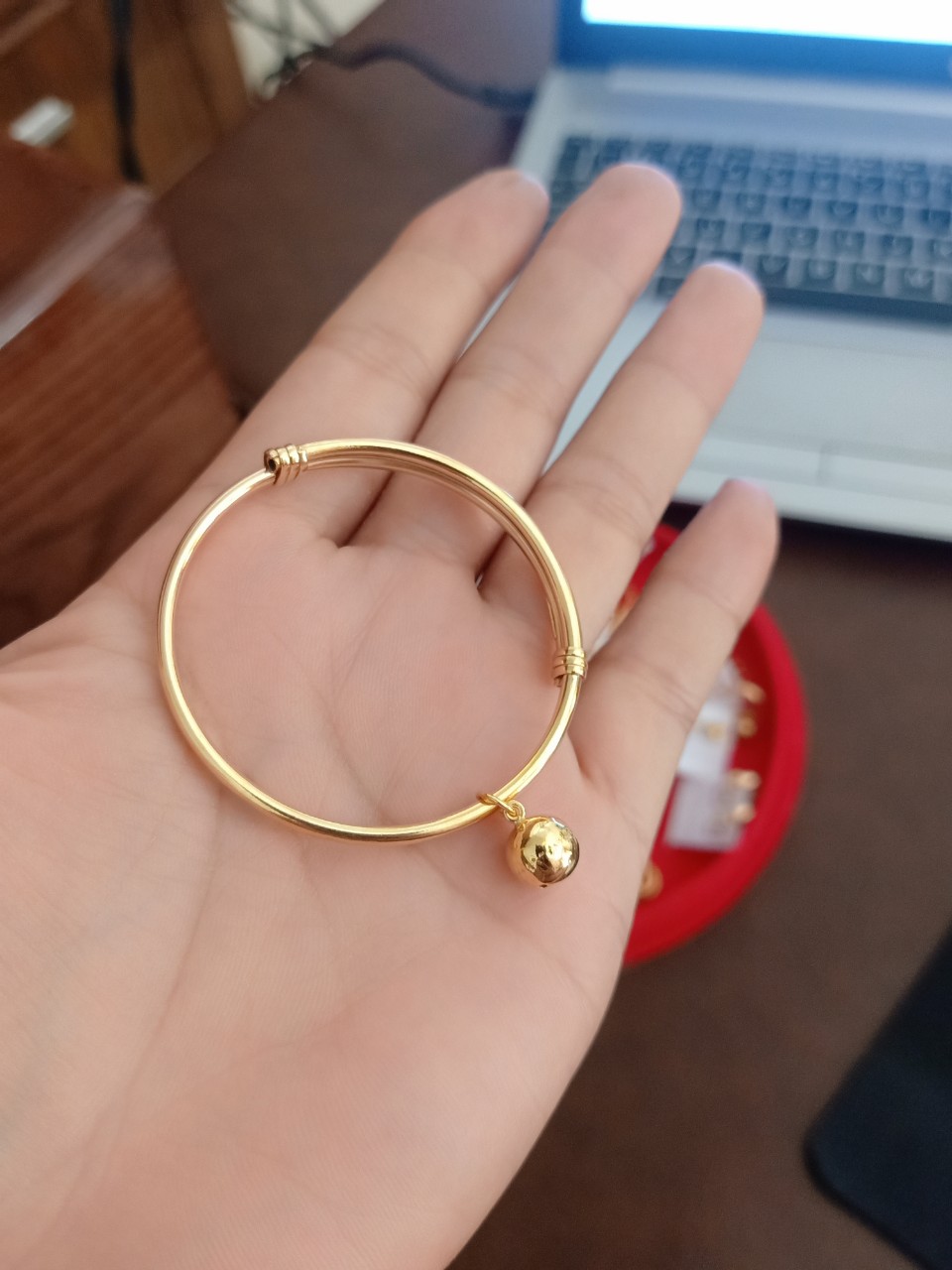 vòng tay trẻ em vàng non