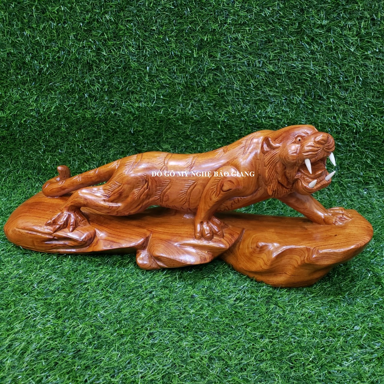 Tượng con hổ gỗ hương dài 50 cm