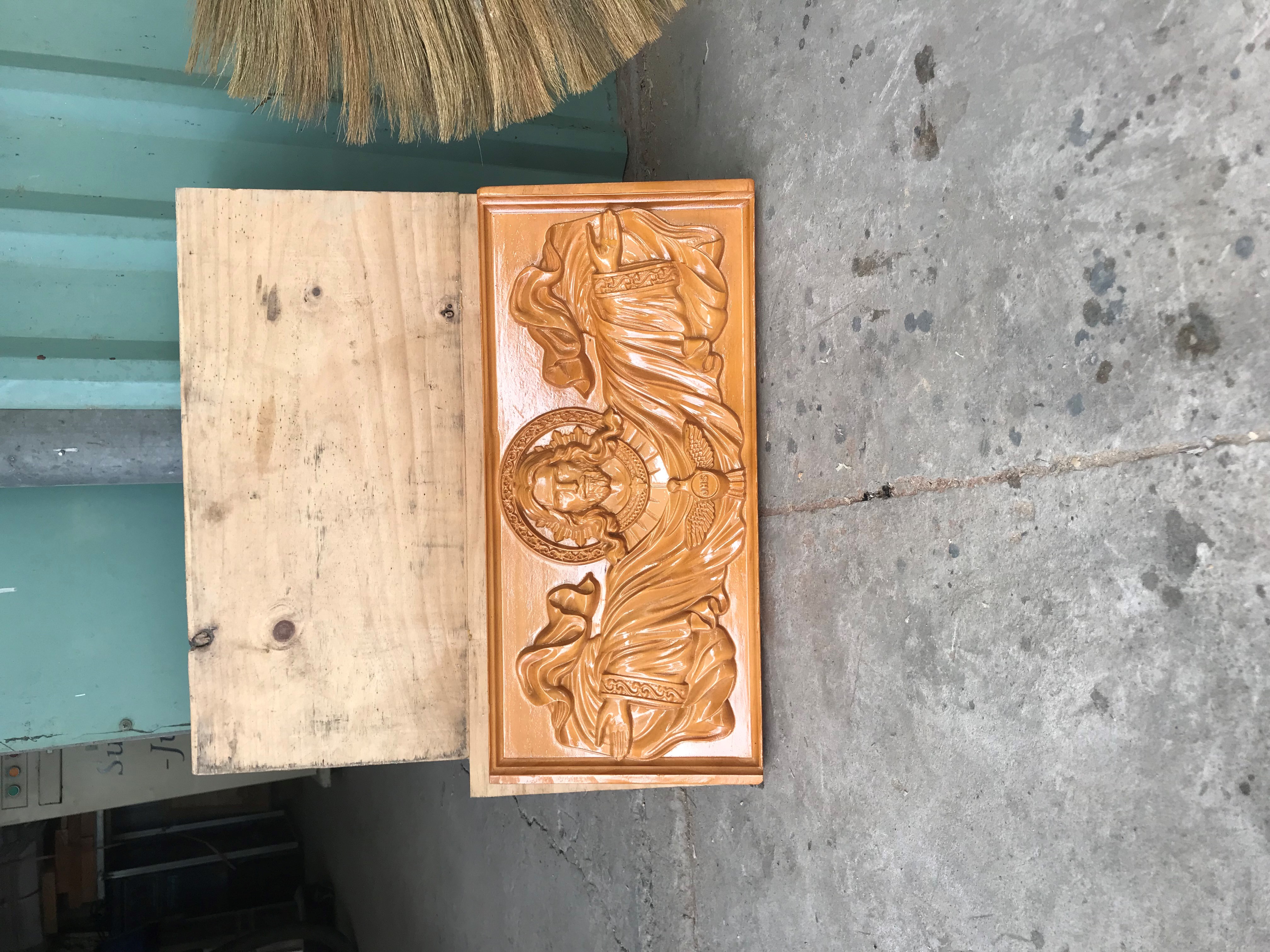 Tranh gỗ Công Giáo Đức chúa dang tay(có móc treo)