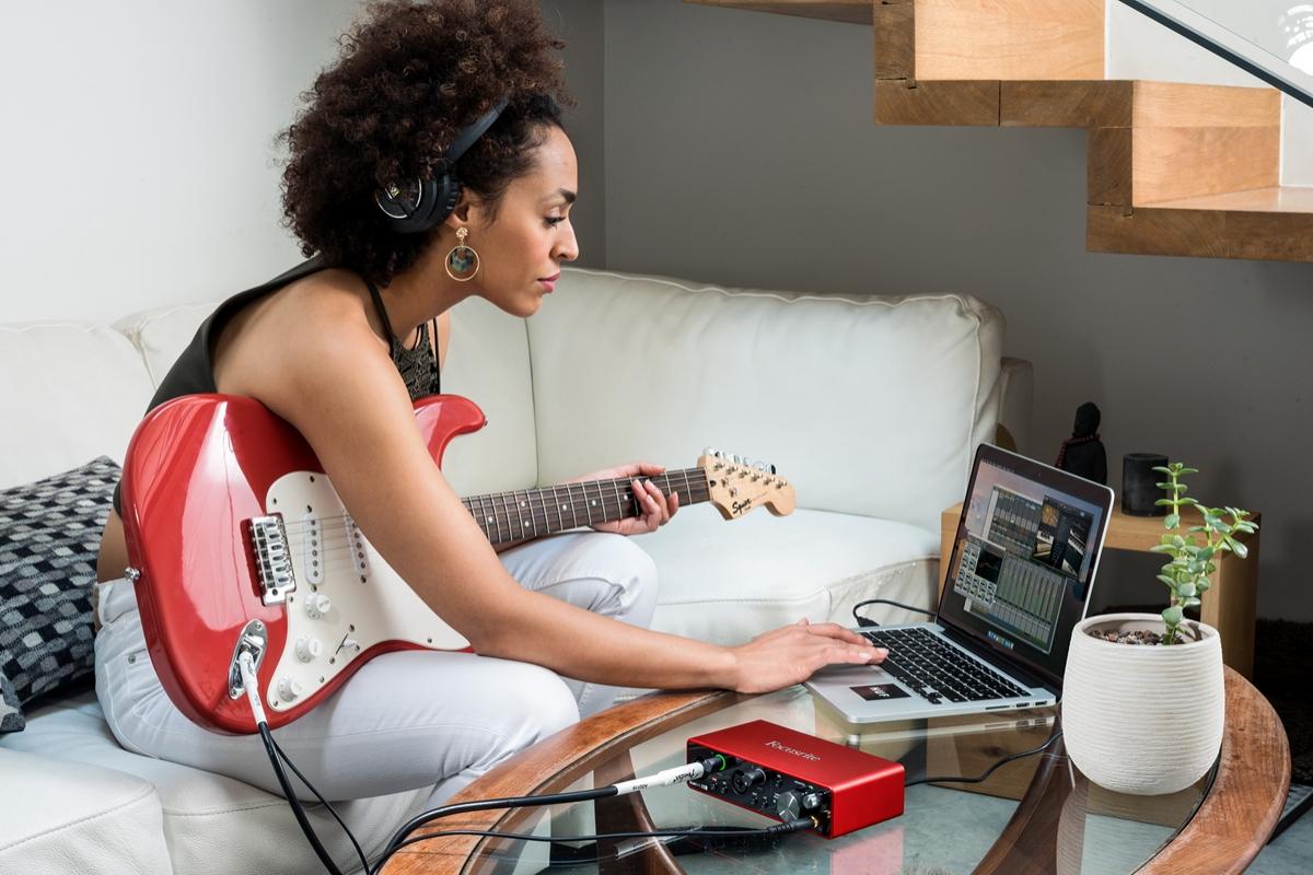 Audio interface chuyên nghiệp Focusrite Scarlett 2i2 Gen3