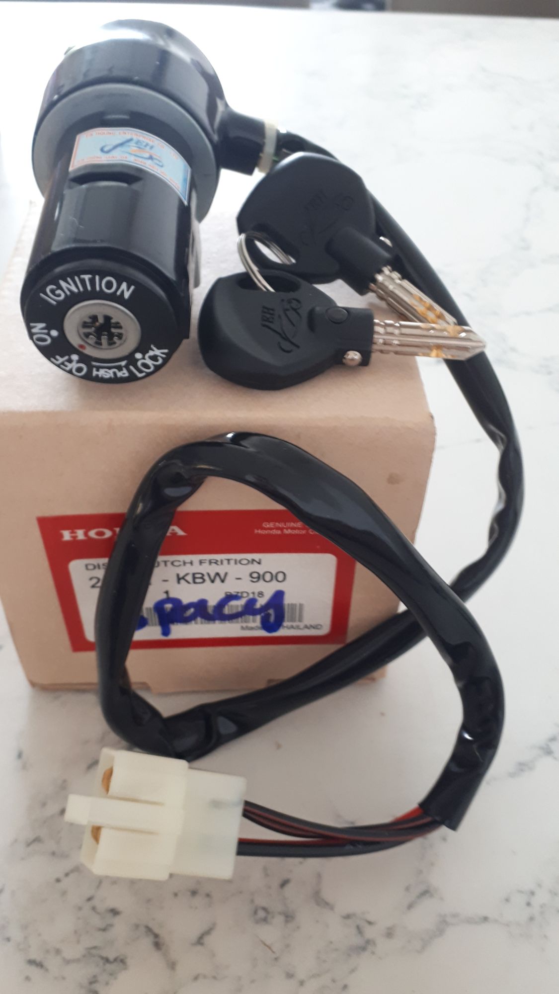 [HCM]khóa 8 cạnh xe spacy