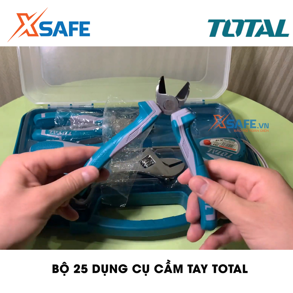Bộ 25 công cụ dụng cụ cầm tay TOTAL THKTHP90256 phù hợp cho kỹ thuật, công trình, dân dụng.1 cái kiềm kết hợp 7", 1 kiềm cắt chéo 6" , 1 vặn có thể điều chỉnh 8", 1 thước dây,1 chuôi có nam châm 100mm. 20 đầu vít