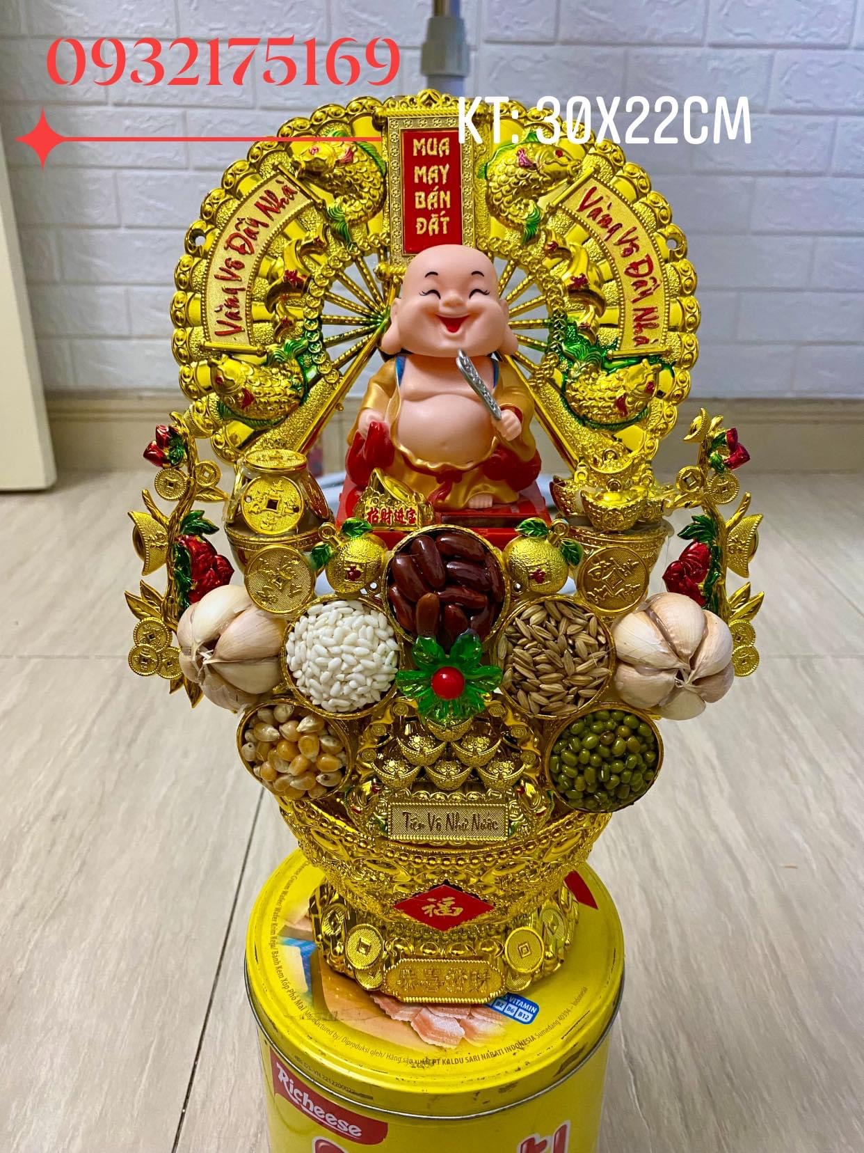 Tháp tỏi Di Lặc Chibi - Quạt Vàng vào đầy nhà chiêu tài lộc