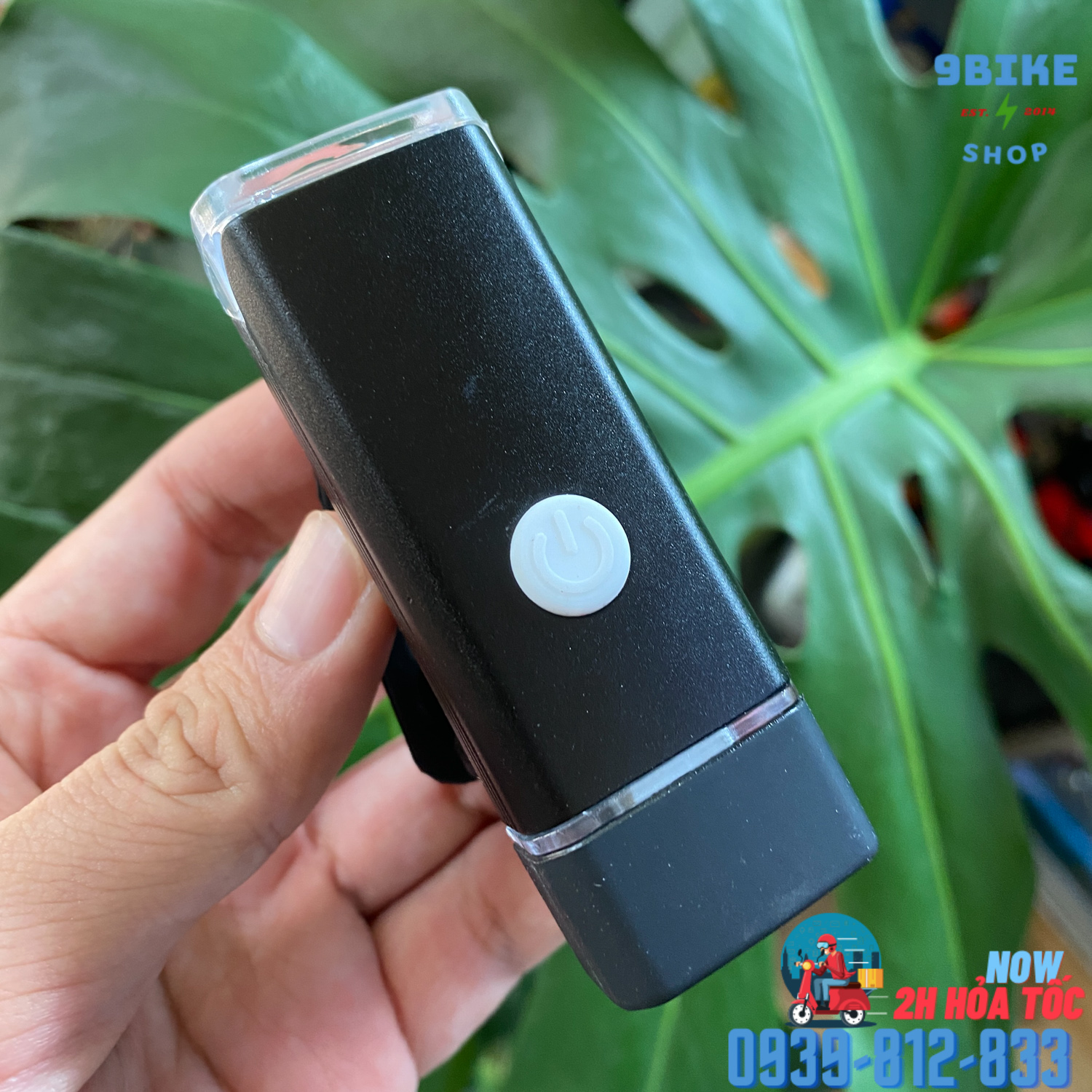 Đèn trước xe đạp sạc usb Machfally Màu đen ( không logo )