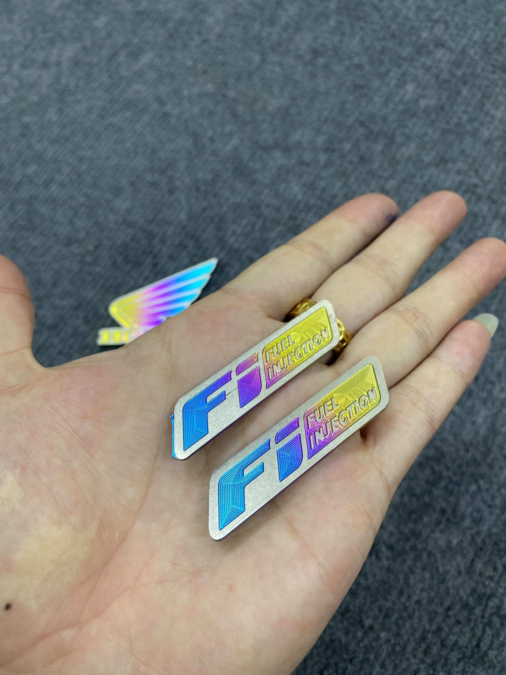 LOGO TITAN - HUY HIỆU CÁC LOẠI .