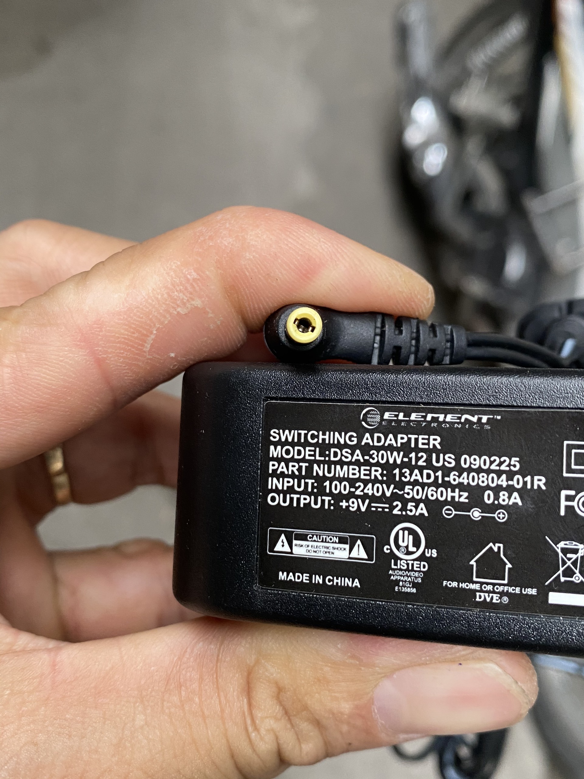 Adapter nguồn 9V chân cắm 4.0mm -1.7mm bảo hành 12 tháng