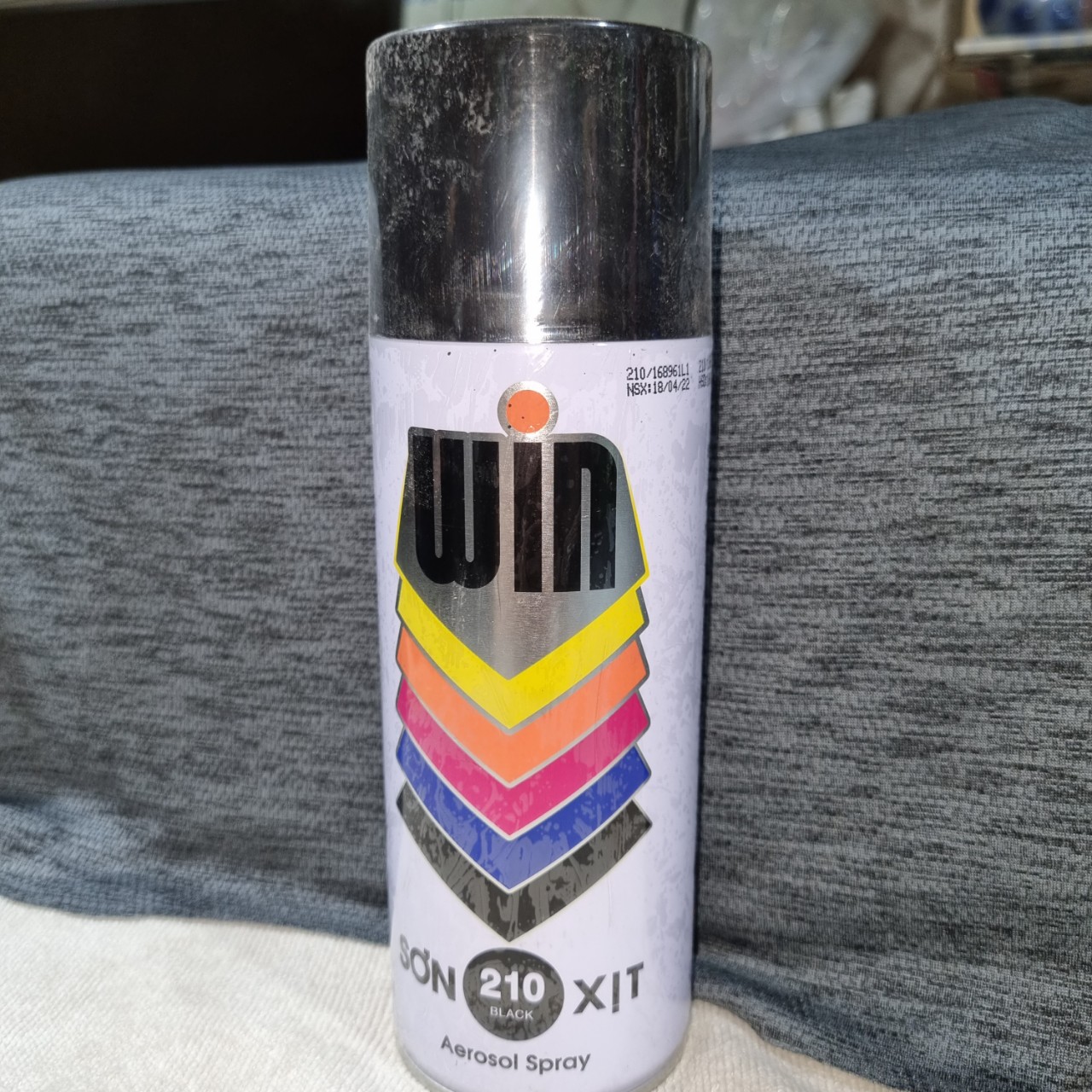 Sơn xịt màu đen bóng A210 WIN ( 400 ml )