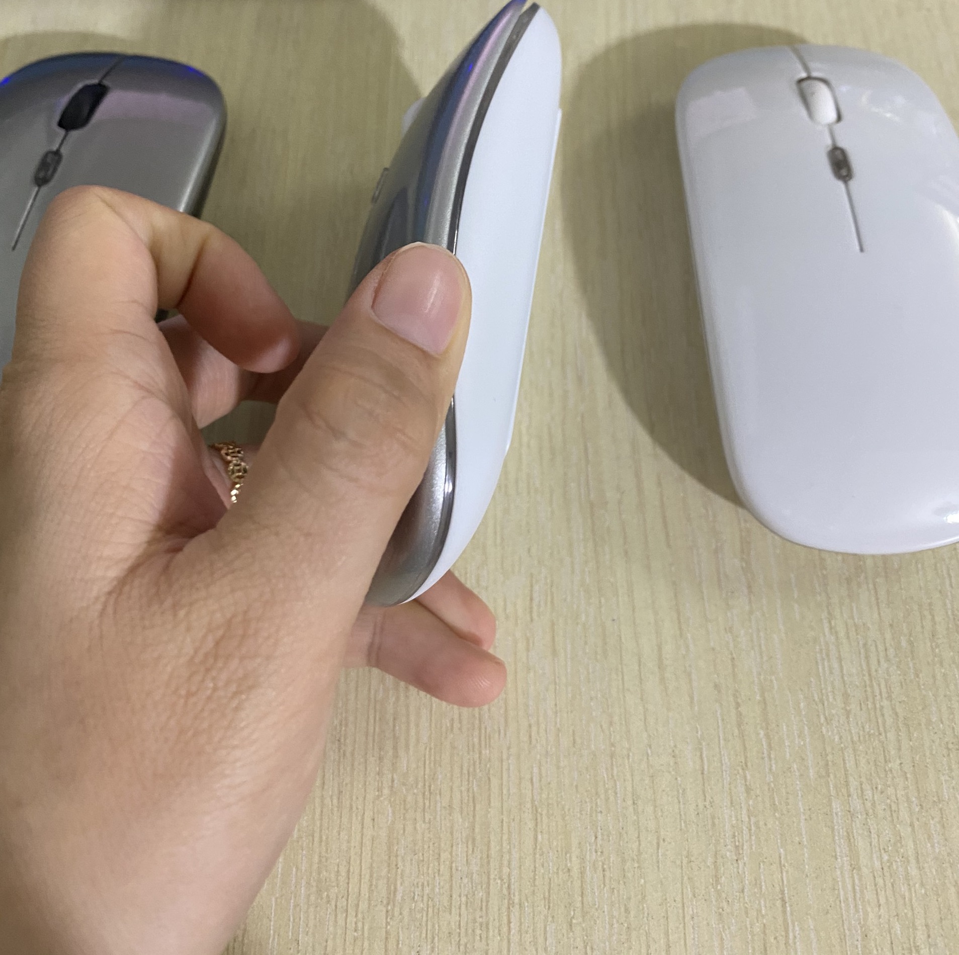 Chuột Không Dây Pin Sạc , Wireless và Bluetooth