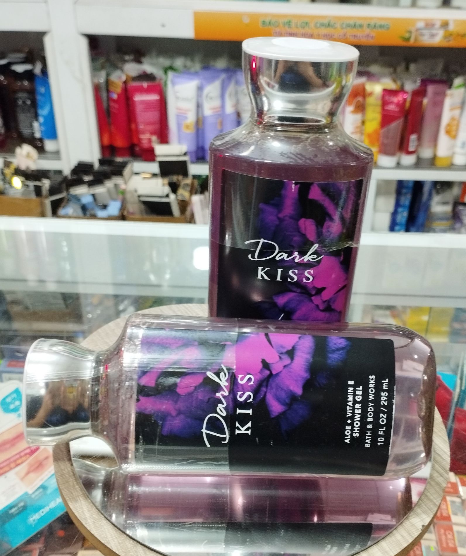 Sữa tắm Bath Body Works Dark Kiss 295ml