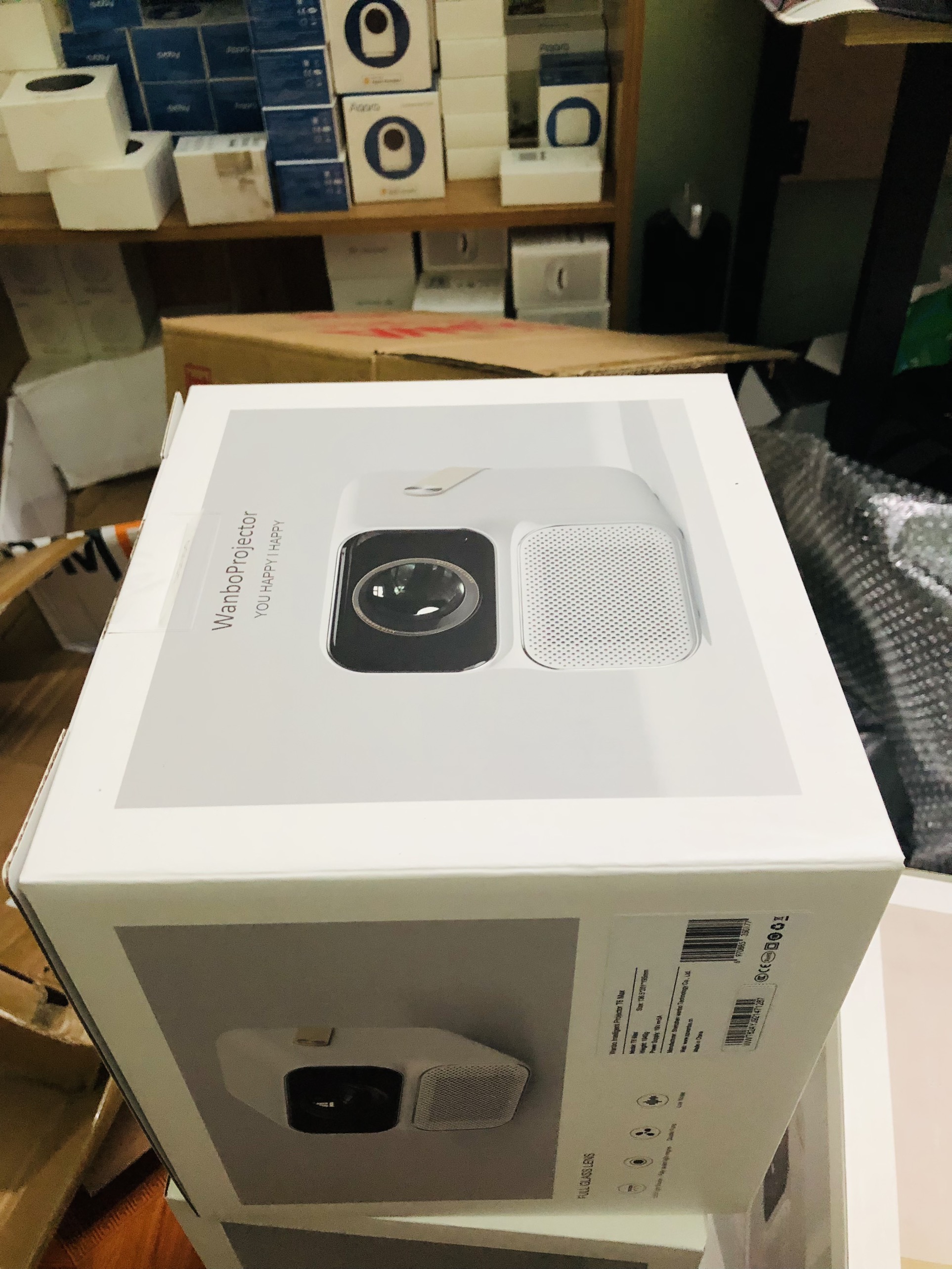 [Bản quốc tế, tặng chân máy chiếu] Máy chiếu thông minh Wanbo T6 Max bản Quốc tế (Full HD 1080P, 650 ANSI Lumens, tích hợp Android)