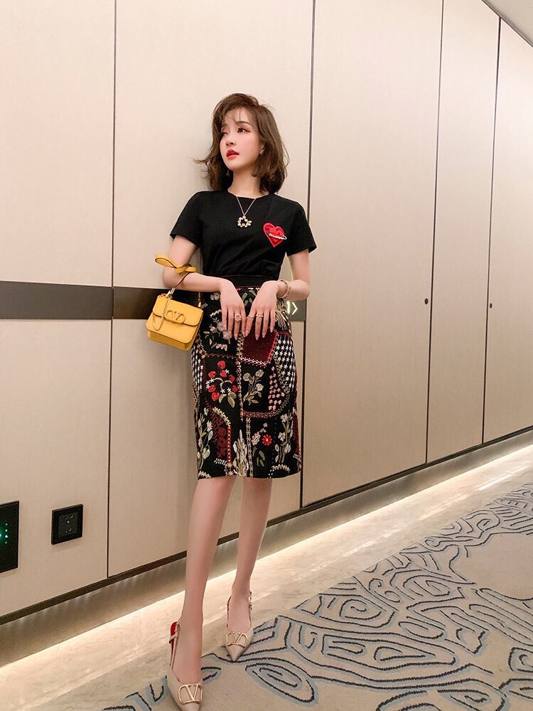 Sét áo và chân váy sang trọng