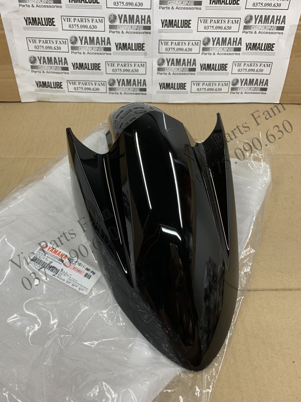 Chắn bùn trước, dè trước Yamaha Nouvo 2, Nouvo 3 màu đen bóng, hàng din Yamaha mới 100%