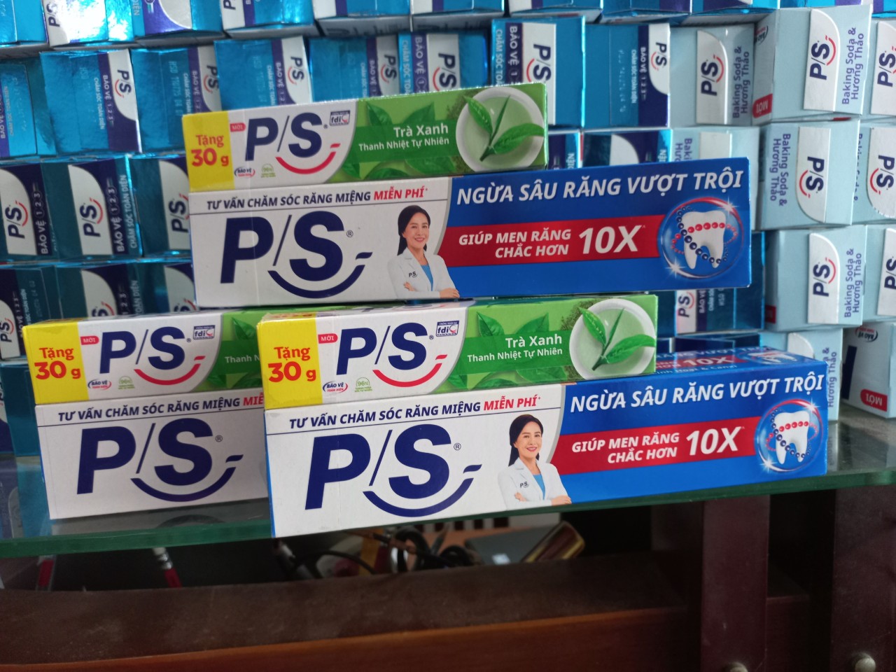 KEM ĐÁNH RĂNG P/S NGỪA SÂU RĂNG VƯỢT TRỘI 180G