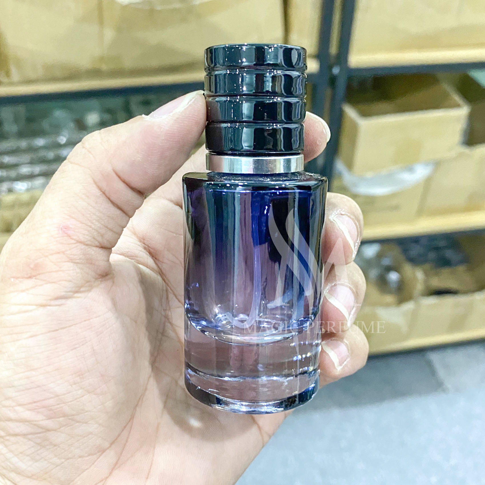 Chai lọ chiết nước hoa thủy tinh cao cấp 30ml dạng phun sương, kiểu chai Sauvage dạng xịt phun sương dung tích 30ml 50ml và 100ml