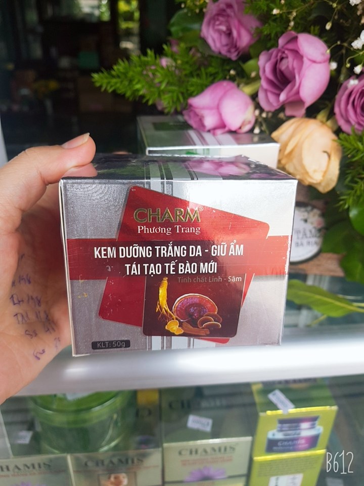 Kem dưỡng trắng da Charm Nhân sâm và Linh Chi 50g