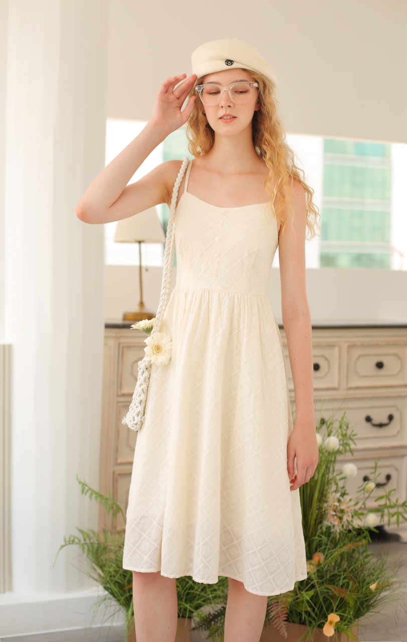 MORI - MRD24 Đầm xô thêu 2 dây