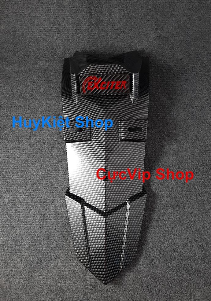 Dè Chắn Bùn Sau Kiểu Dáng FZ Gắn Xe Exciter 150 Carbon Có Đèn MS1558