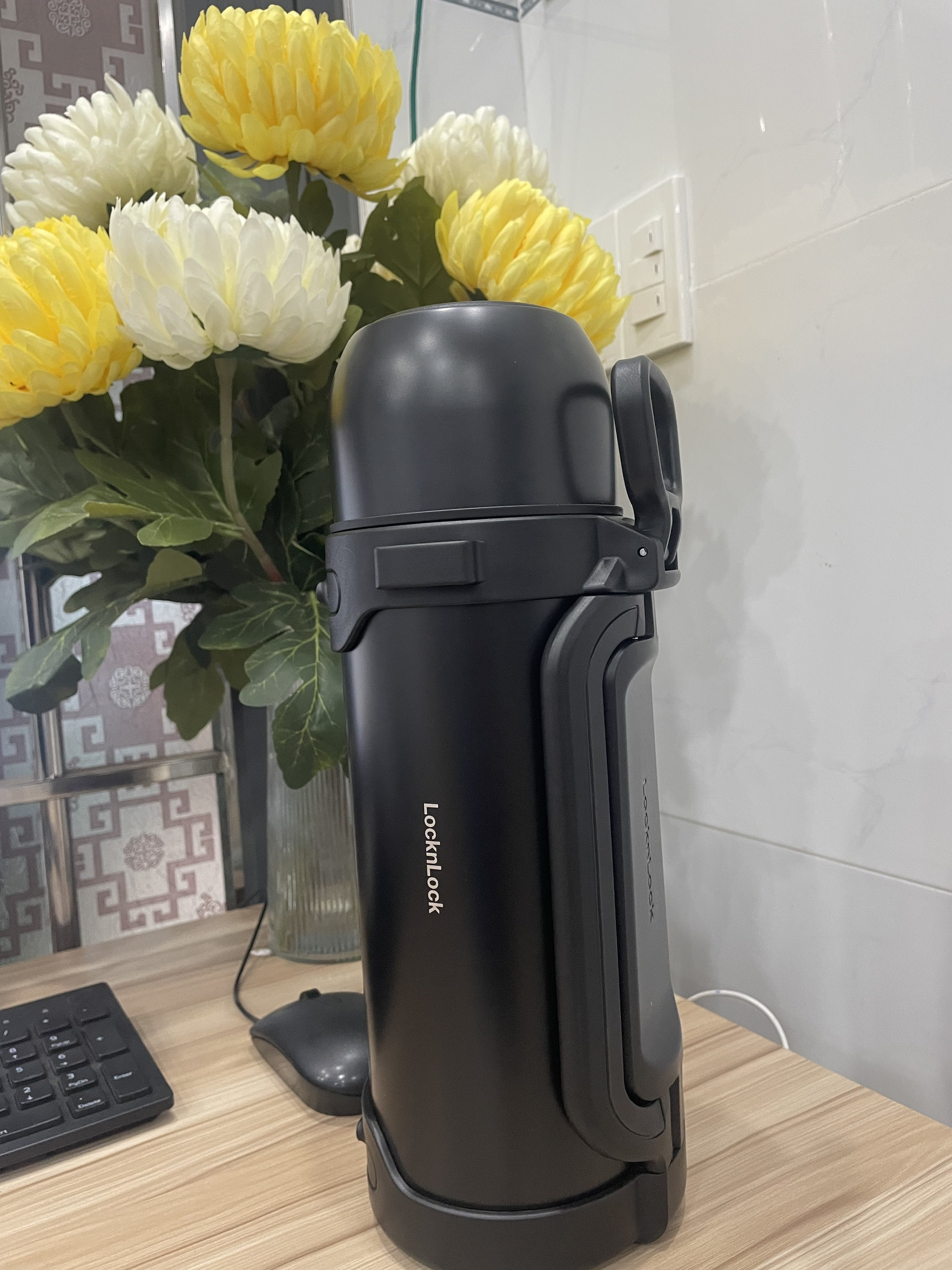 Bình giữ nhiệt LocknLock Easy Take Hot Tank 1.8L