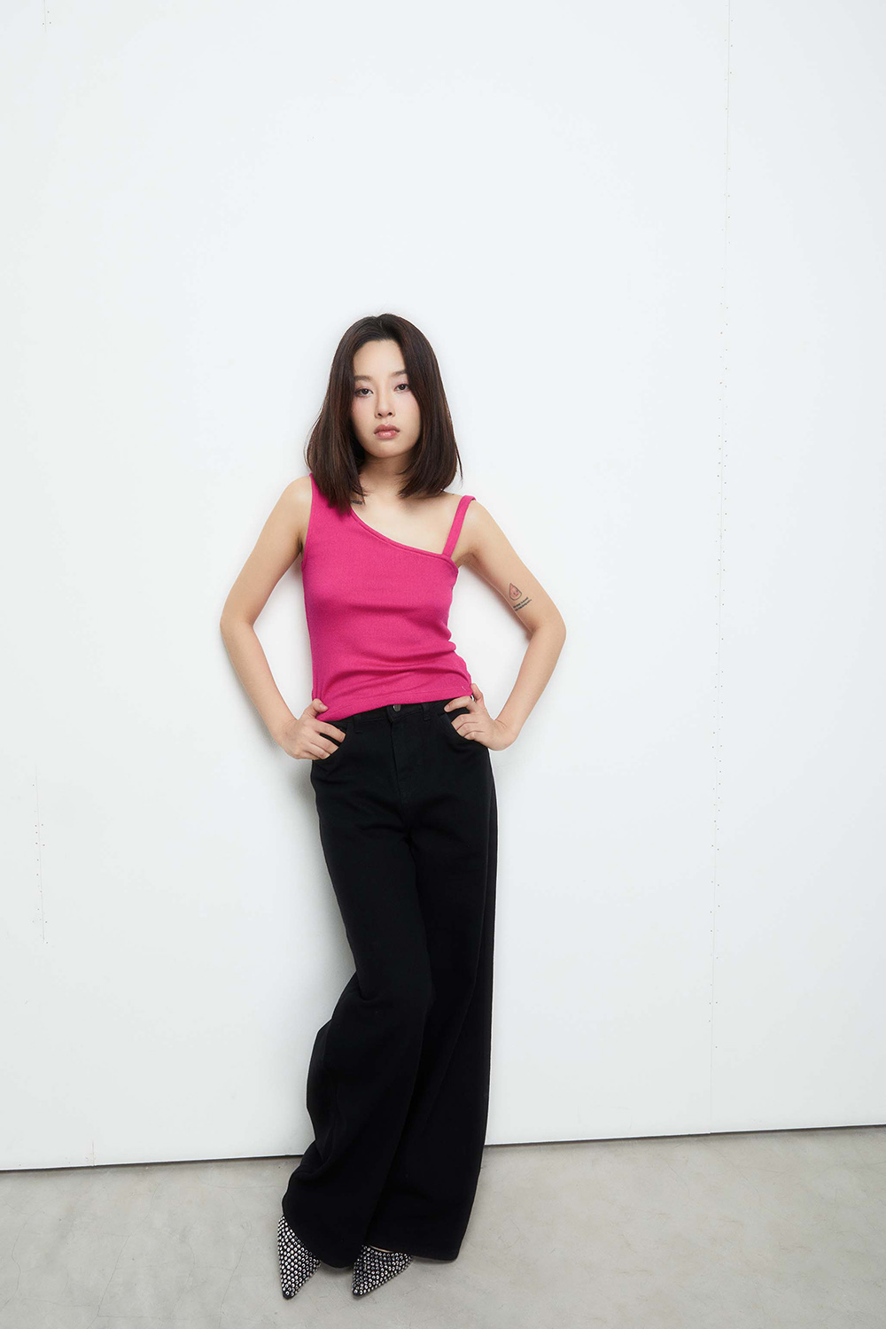 DOTTIE - Áo kiểu lệch vai vải thun T0615