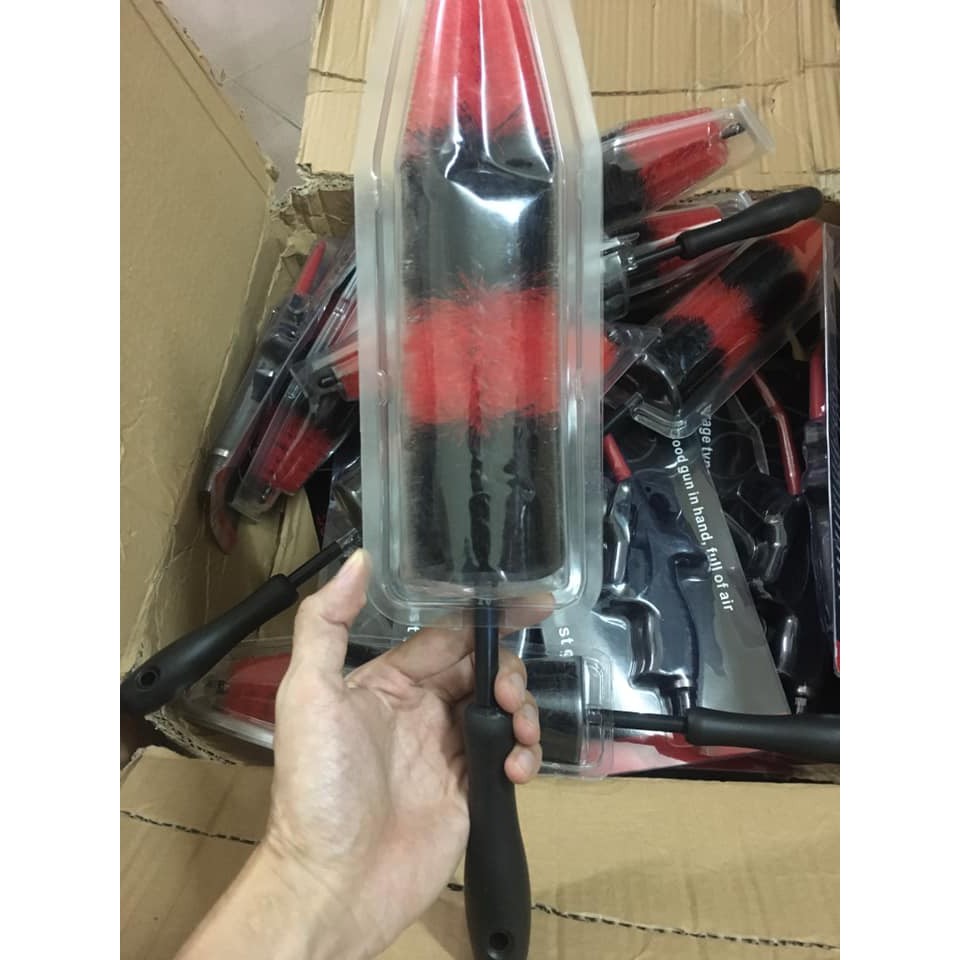 Dụng cụ cọ vệ sinh vành lazang bánh xe