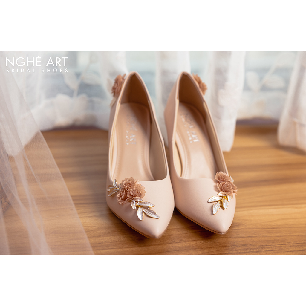 Giày cưới Nghé Art cao gót đính hoa lụa 224