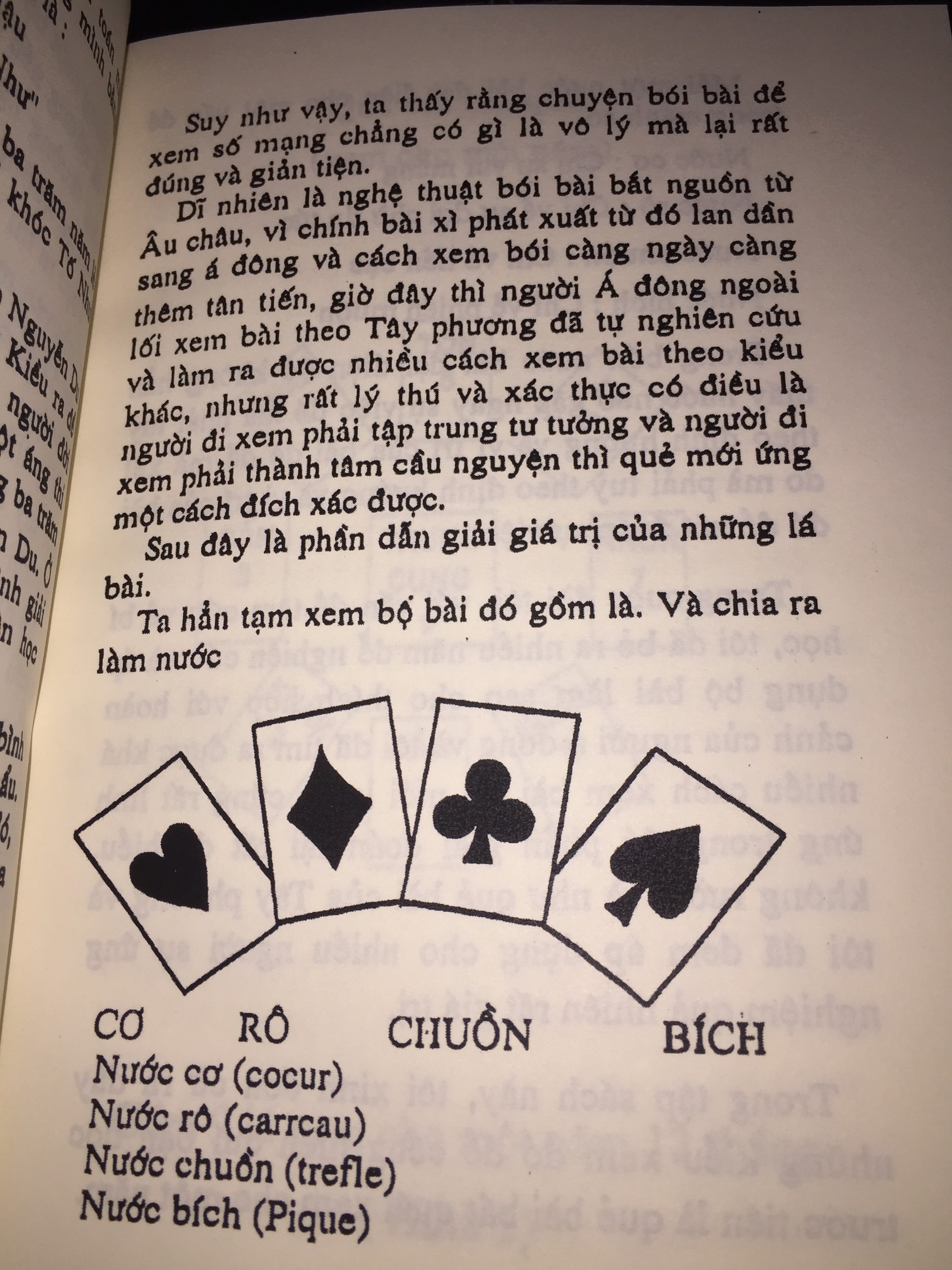 Sách Bói Quẻ Bài Thần (Bìa Vàng)