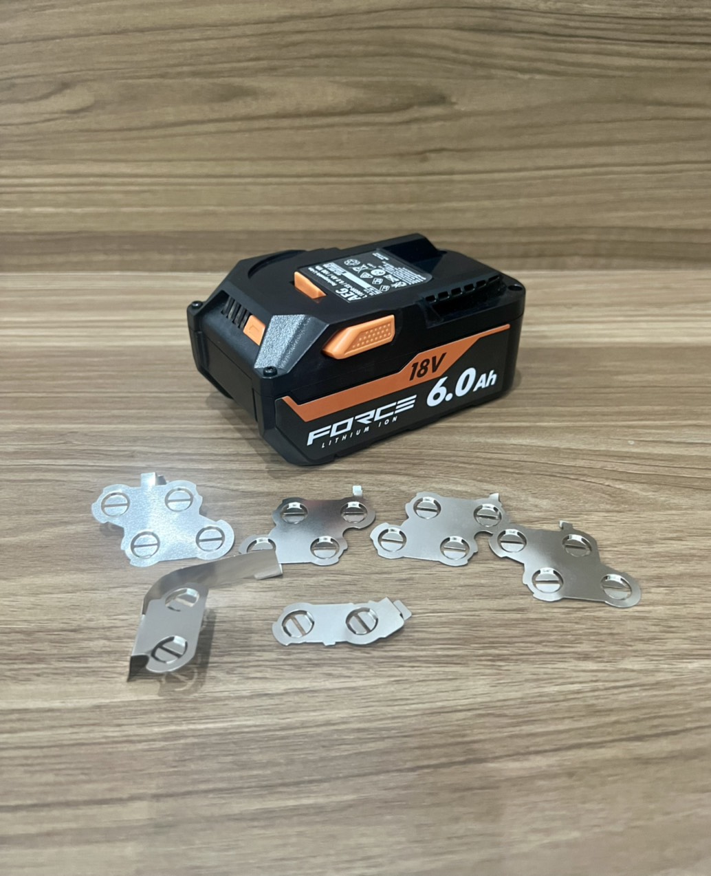 Vỏ mạch pin AEG - RidGid 18V 6.0Ah Li-ion, Led báo pin và nhận sạc zin.