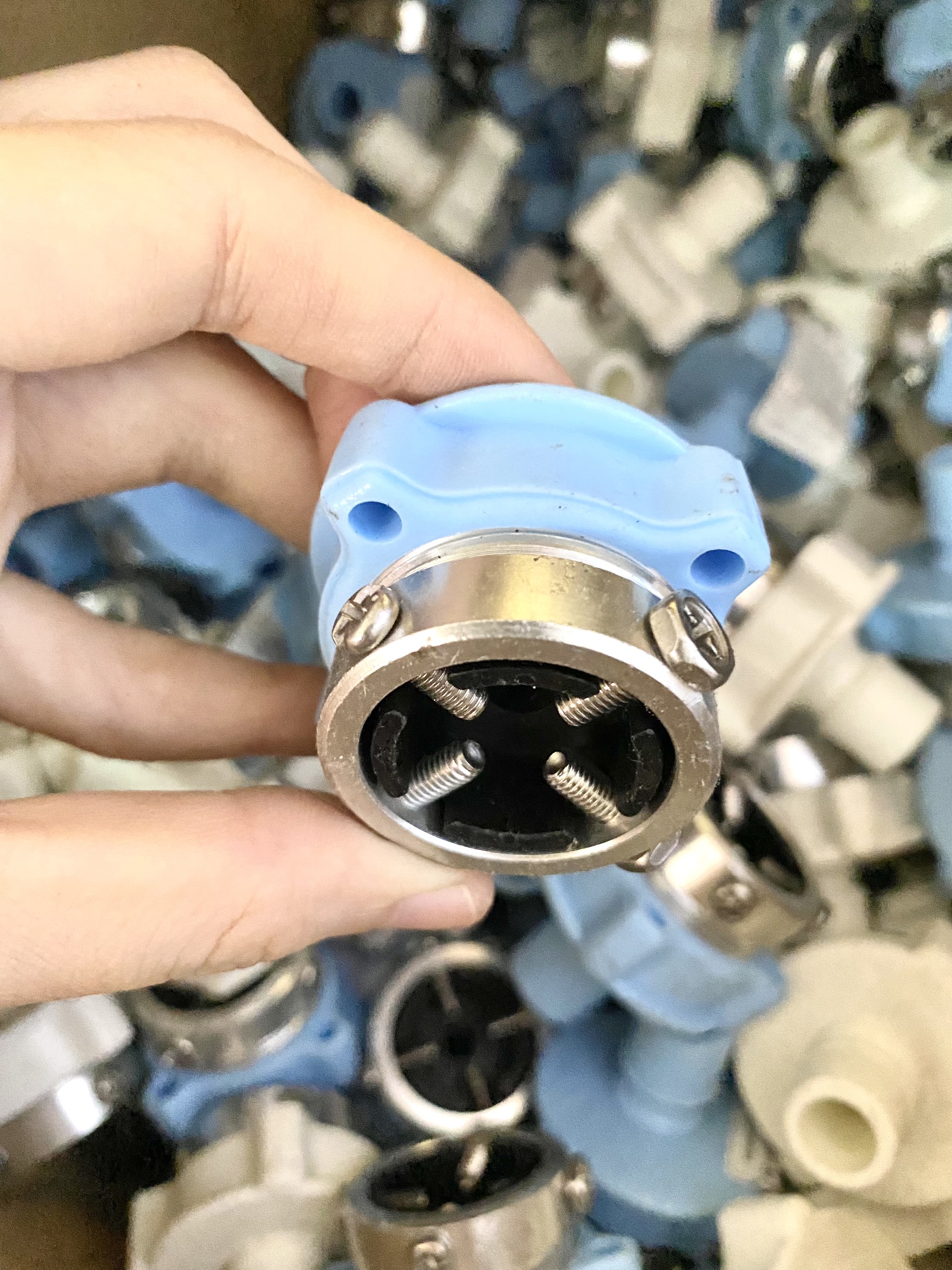 Đầu nối dây cáp nước máy giặt 4 vít chất lượng