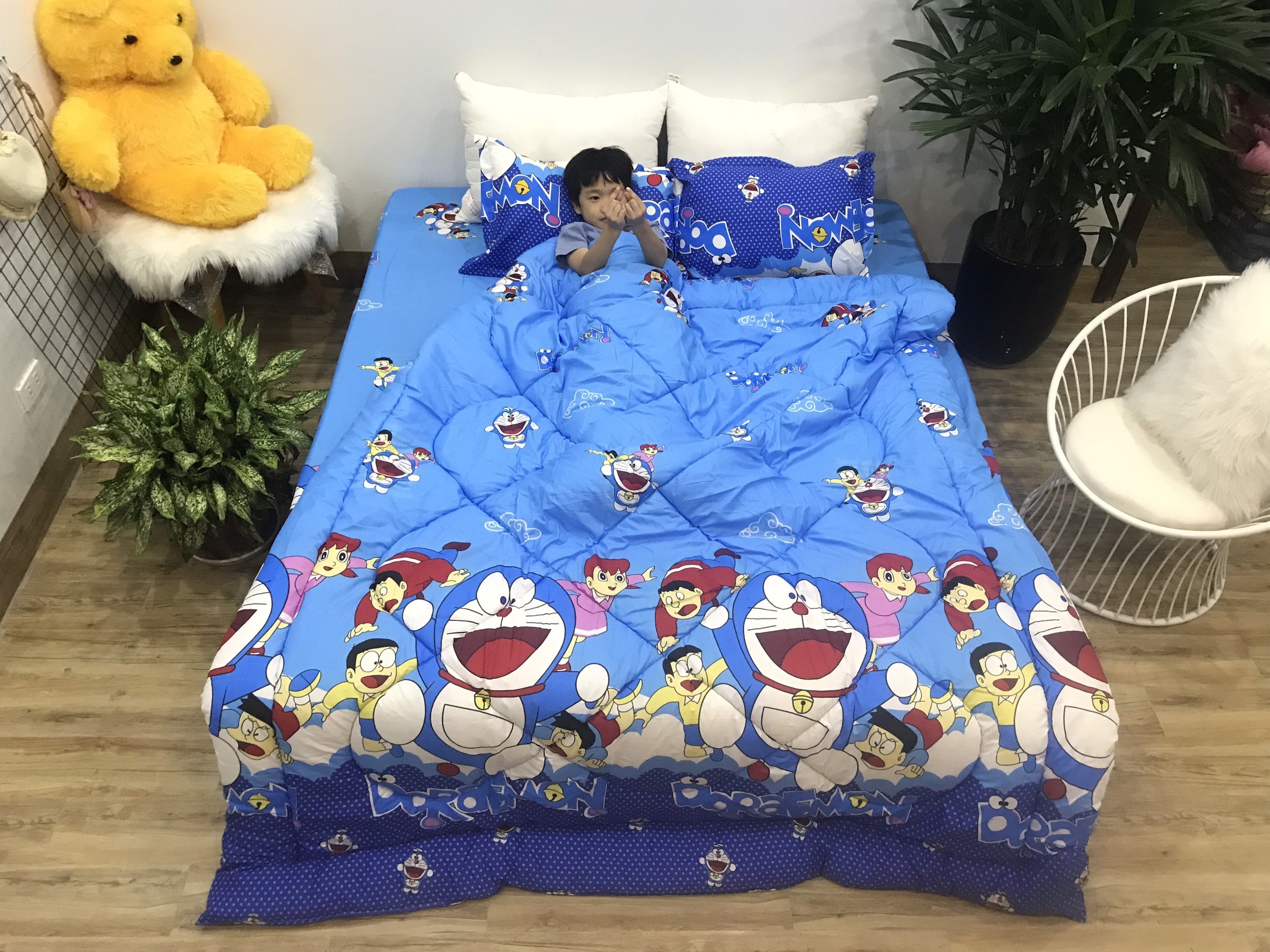 Bộ chăn phao ga gối 5 món kèm vỏ gối ôm mẫu doremon đủ nhân vật