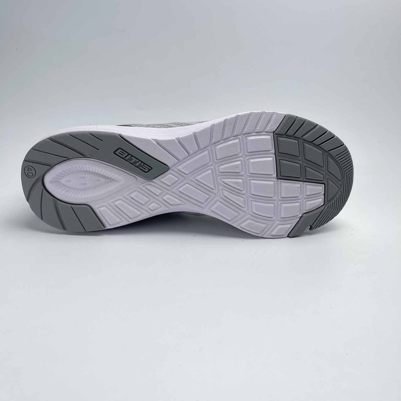 Giày thể thao nam bitis hunter core 2k22 DSMH108XAM