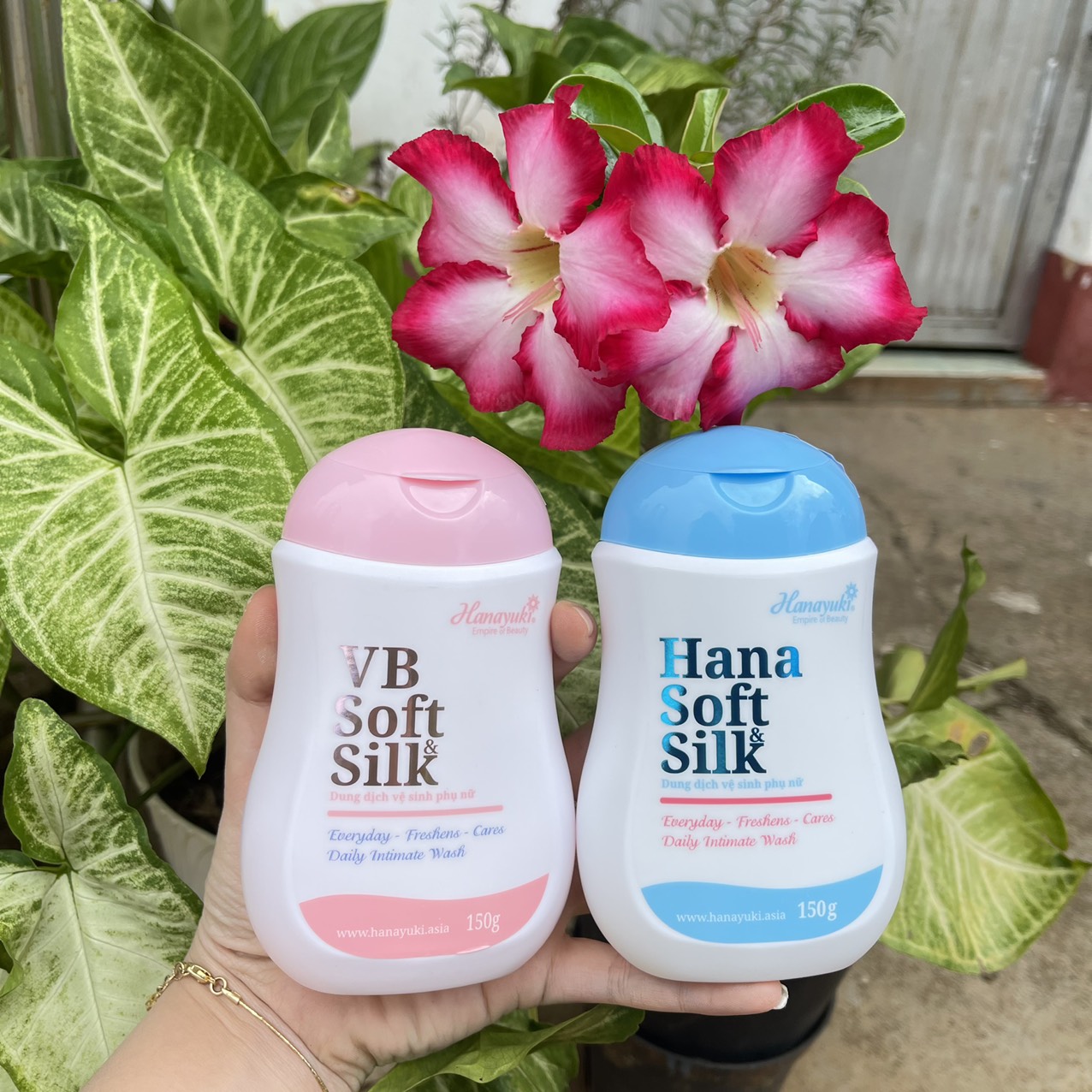Dung dịch vệ sinh phụ nữ hana soft silk - hanayuki