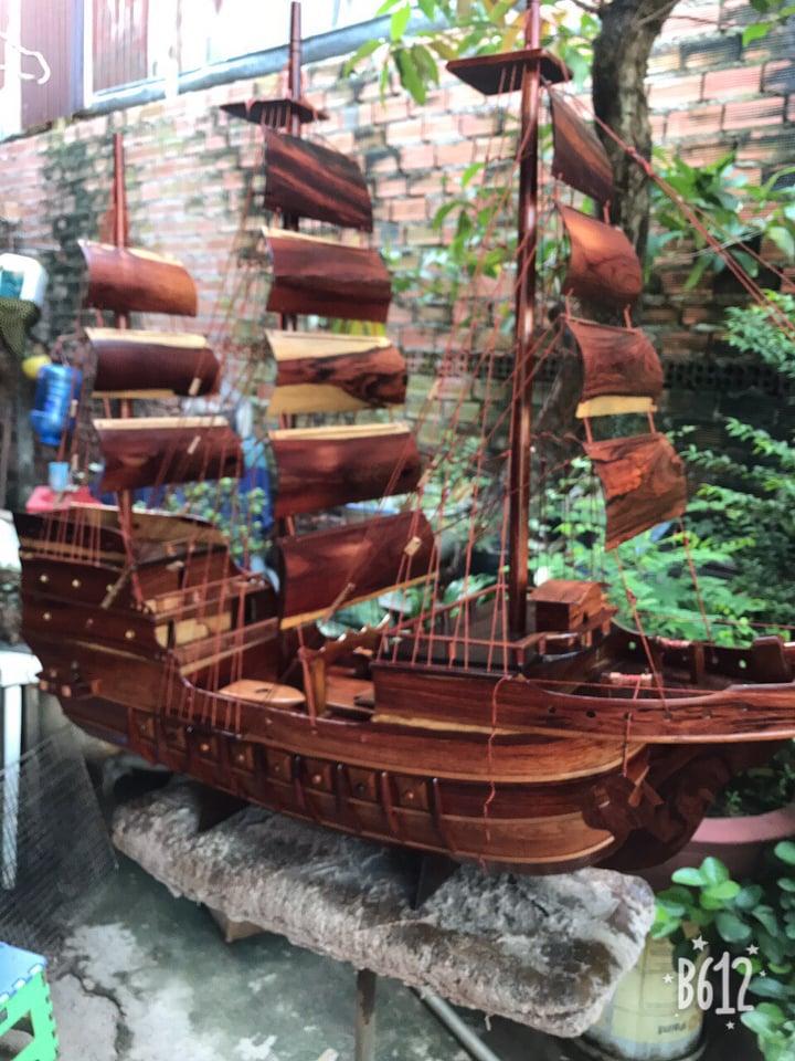 Thuyền buồm gỗ cẩm  - - dài 1mét