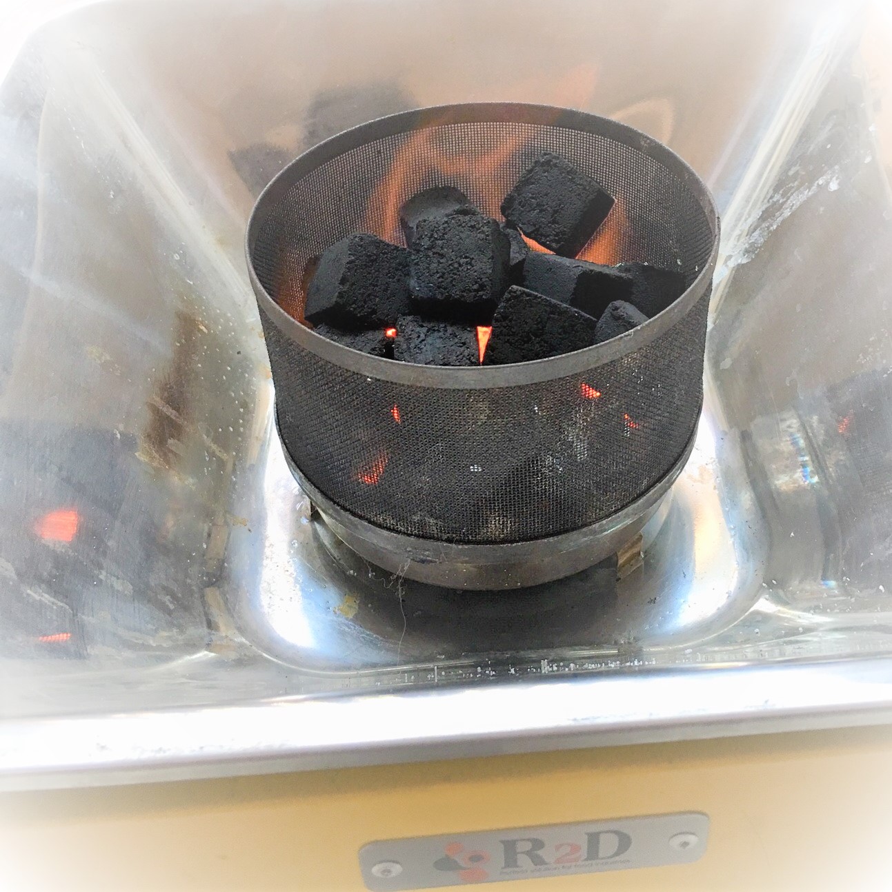 [HCM]Than Gáo Dừa Không Khói R2D - 4Kg