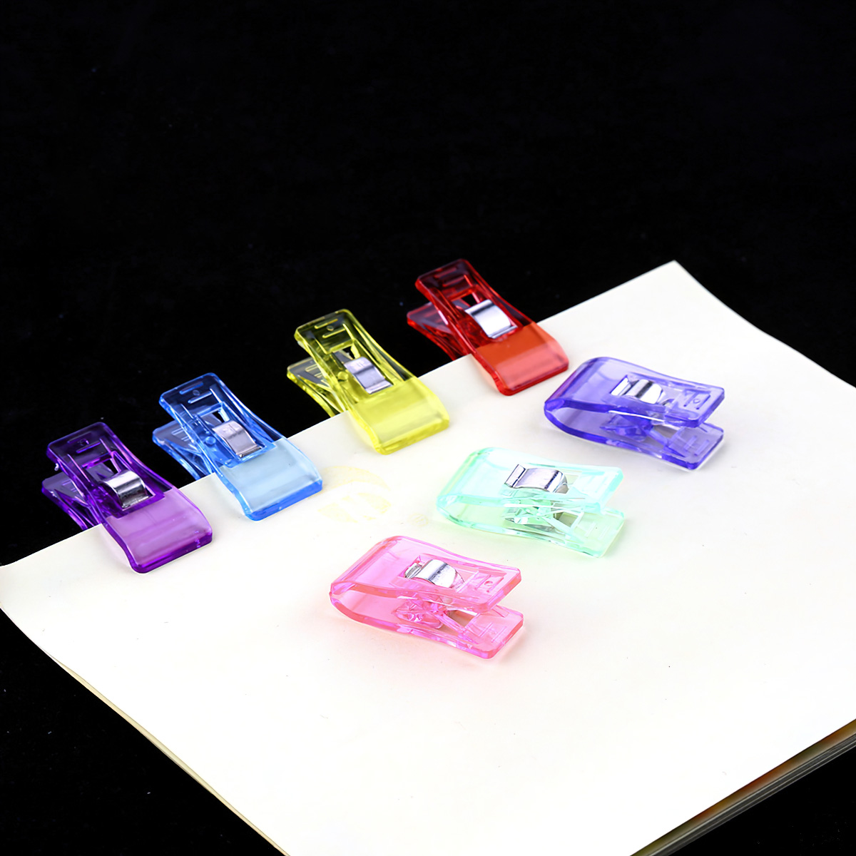 Fabric clips, Fabric clips for tailoring designs
