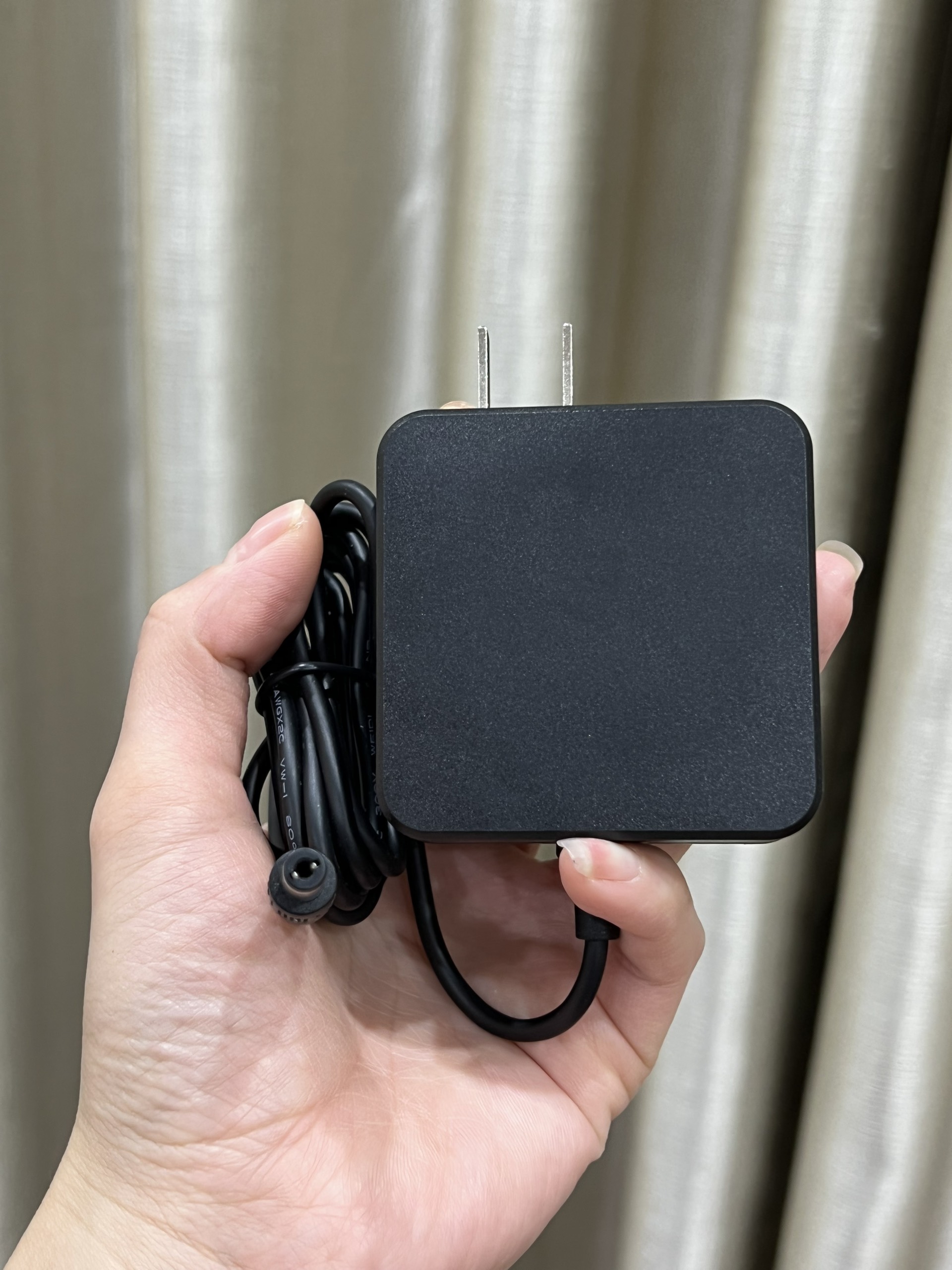adaptor sạc 22V 2A