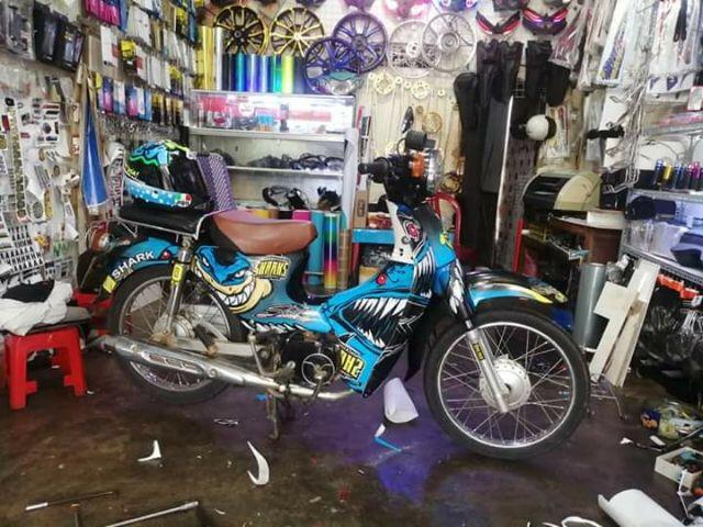 [HCM]Tem trùm xe cub 50 mới phiên bản cá mập nhe răng