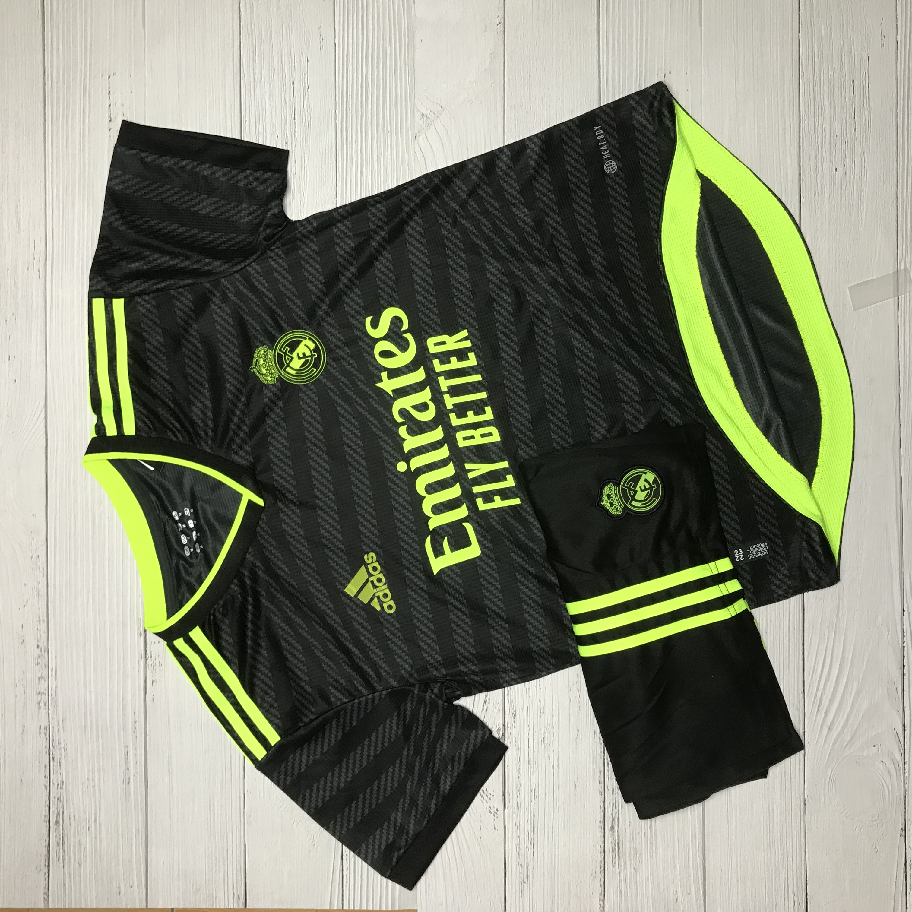 Áo Bóng Đá-Áo Đá Banh CLB Real Madrid - Đen -Polyester Thái Cao Cấp