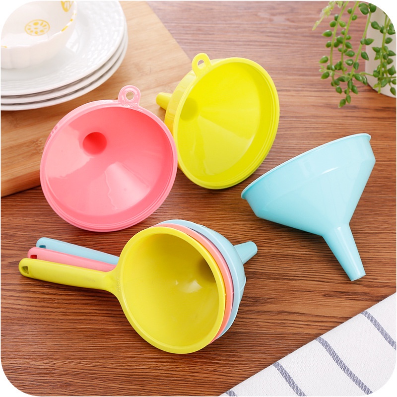 Combo 5 cái - phễu nhựa màu có tay cầm
