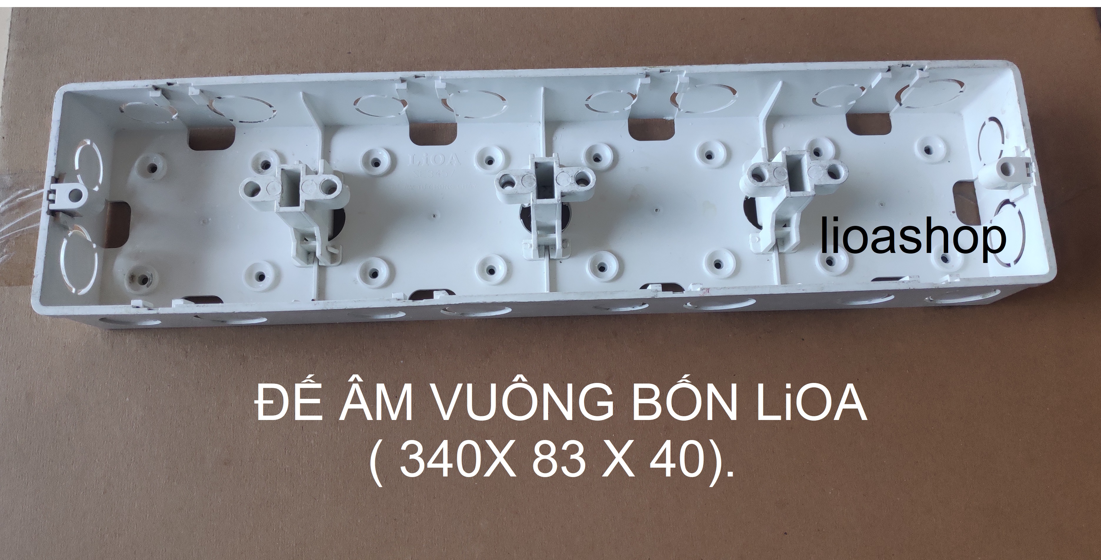 ĐẾ ÂM VUÔNG BỐN LiOA.