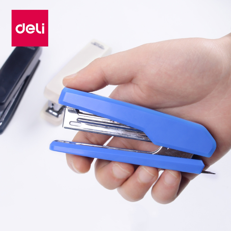 Dập ghim Deli #10, 15 tờ 0229