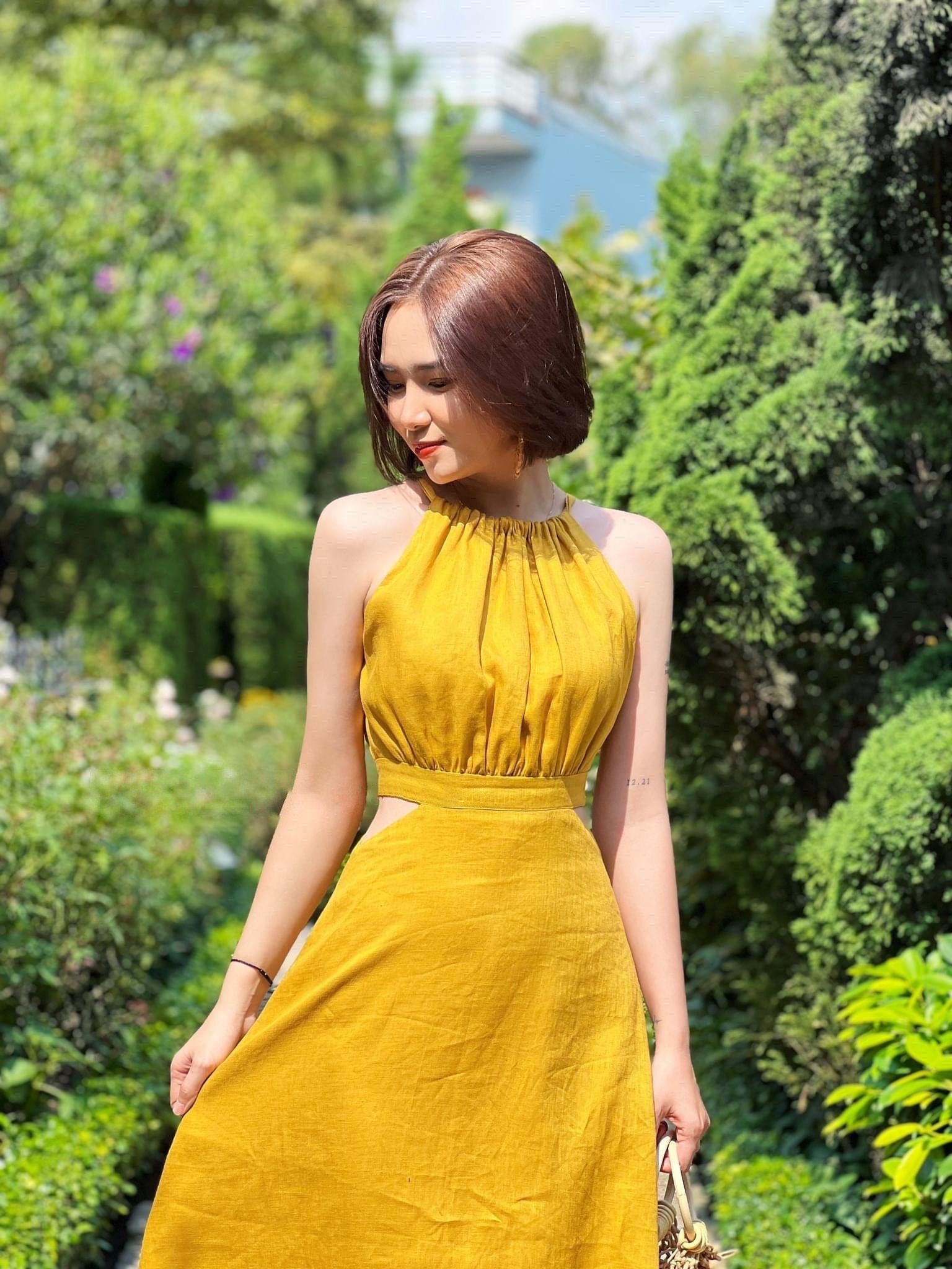 ĐẦM CỔ YẾM KHOÉT EO MAXI MÙA HÈ