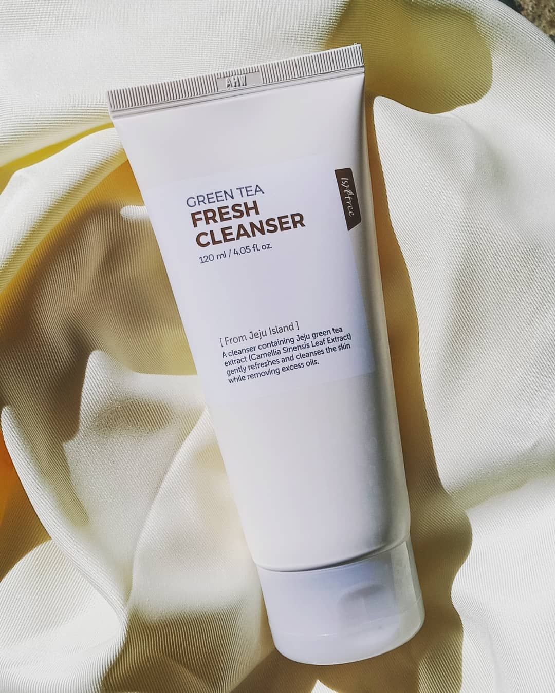 Sữa rửa mặt Isntree Green Tea Fresh Cleanser