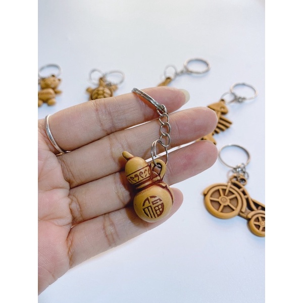[Mẫu ngẫu nhiên] Móc khoá nhựa giả gỗ mini siêu dễ thương