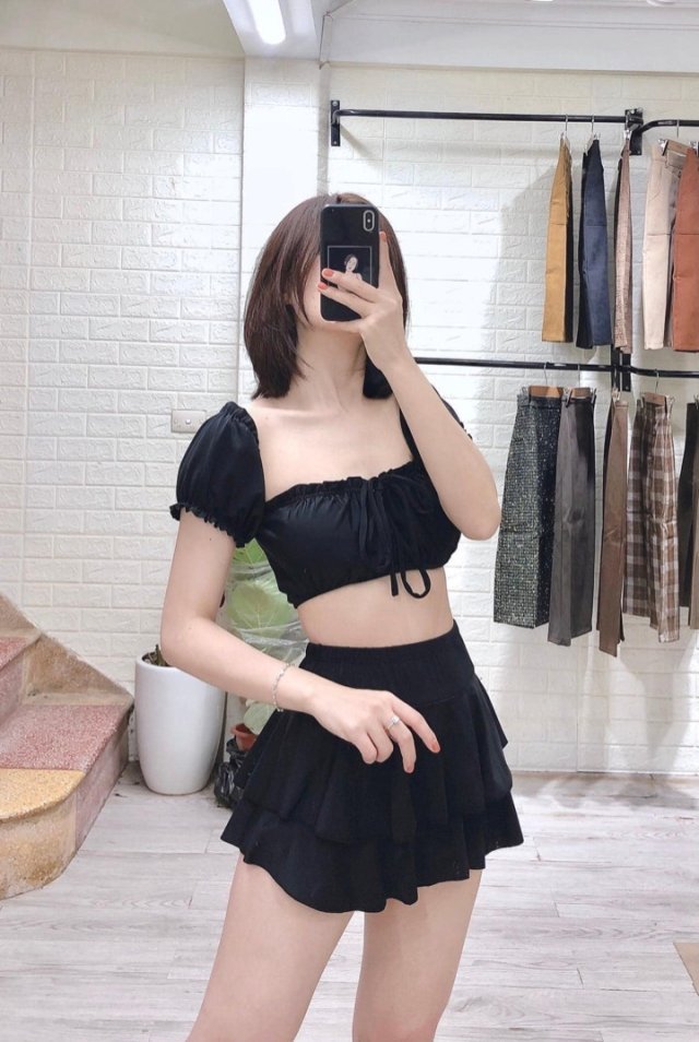 Set bikini trễ vai,chân váy tầng